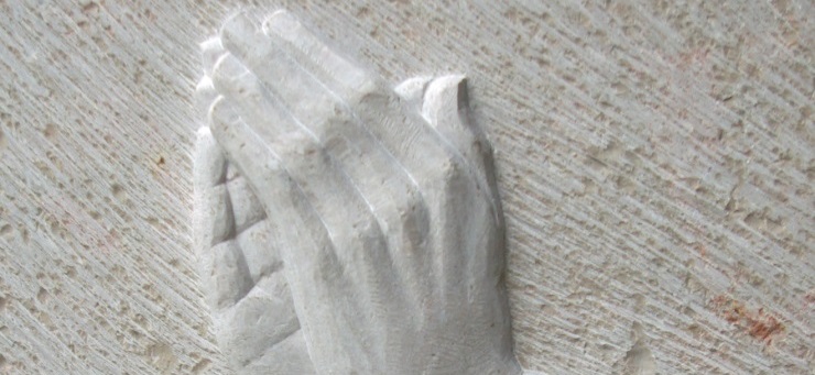 Figuren und Reliefs